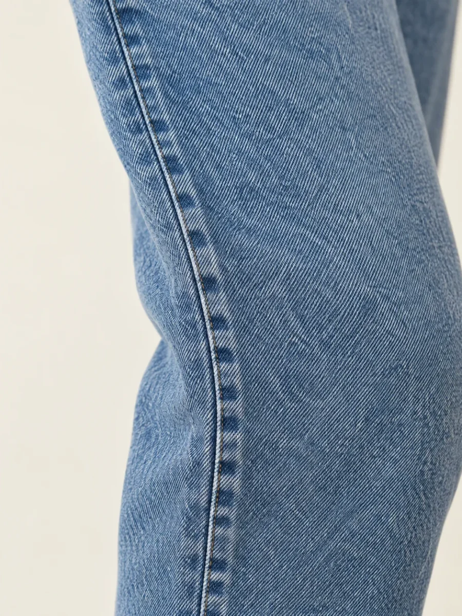 Horseshoe Jean, detail