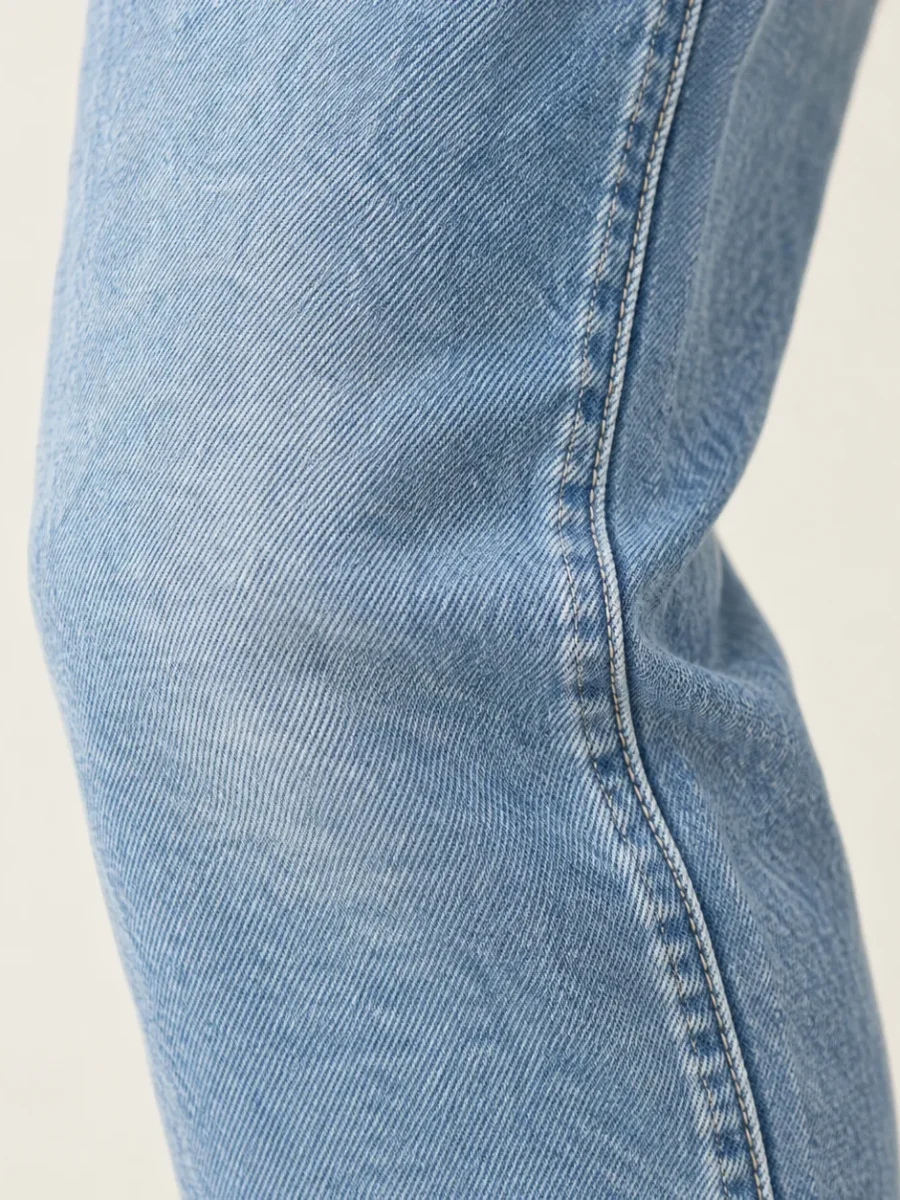 Low Arc Jean, detail
