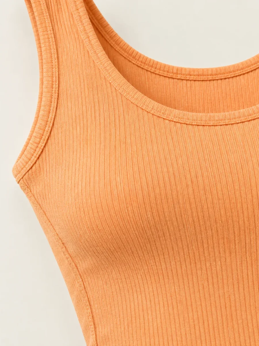 Scoop Rib Tank, detail